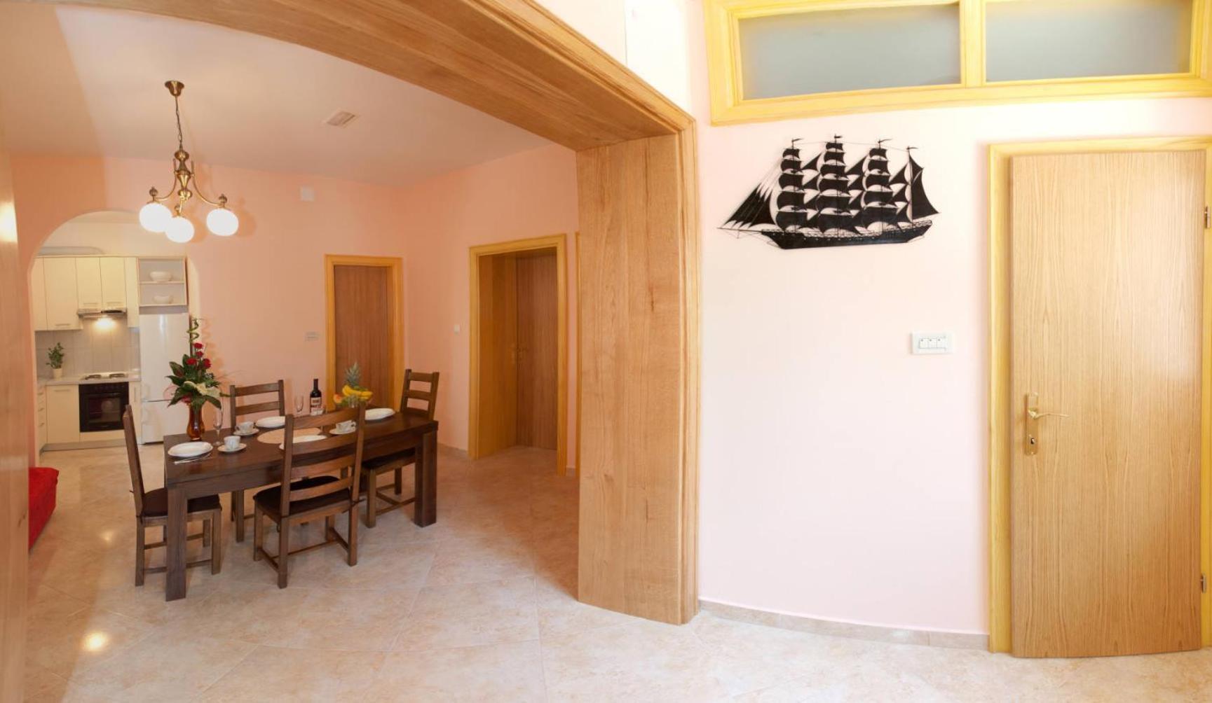 Apartments Beautiful Sandy Beach Split Exterior photo