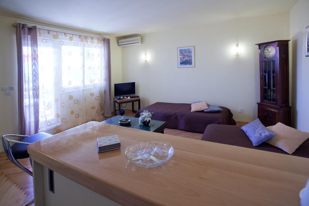 Apartments Beautiful Sandy Beach Split Exterior photo