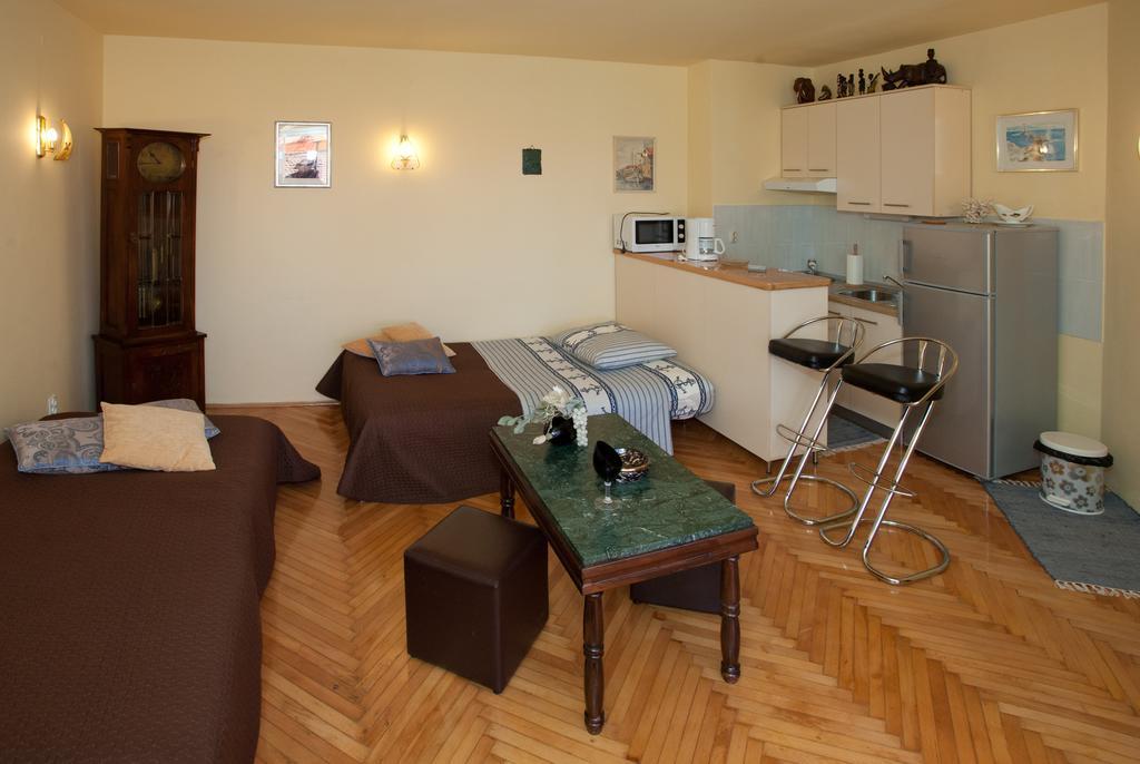Apartments Beautiful Sandy Beach Split Exterior photo
